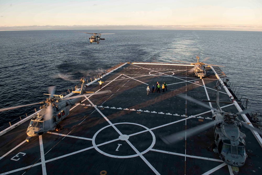 USS John P. Murtha Sailors, EODGRU 1 Divers recover Artemis II Astronauts