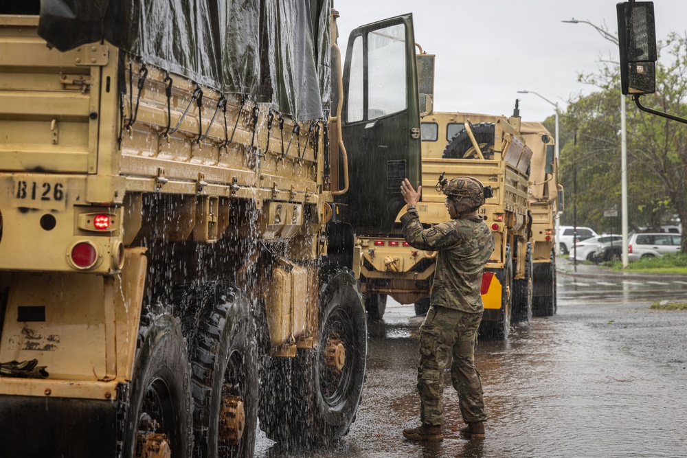 25th ID U.S. Army Soldiers Coordinate with Civil Authorities During Hawaii Flood Response