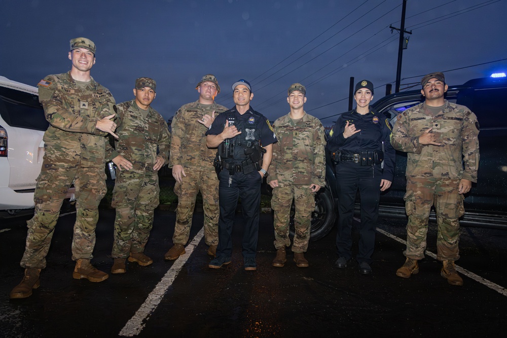 25th ID U.S. Army Soldiers Coordinate with Civil Authorities During Hawaii Flood Response