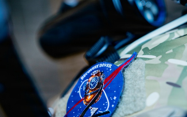 Navy Divers Prepare to Recover the Orion Space Craft