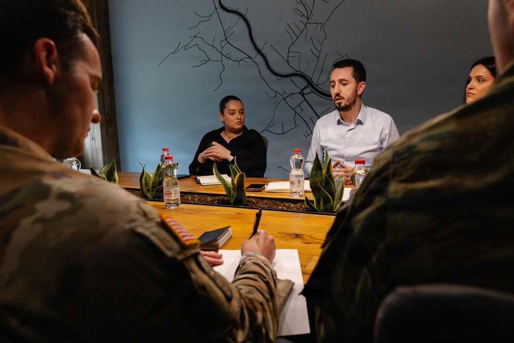 KFOR RC-E commander conducts key leader engagement in Kamenicë/Kamenica
