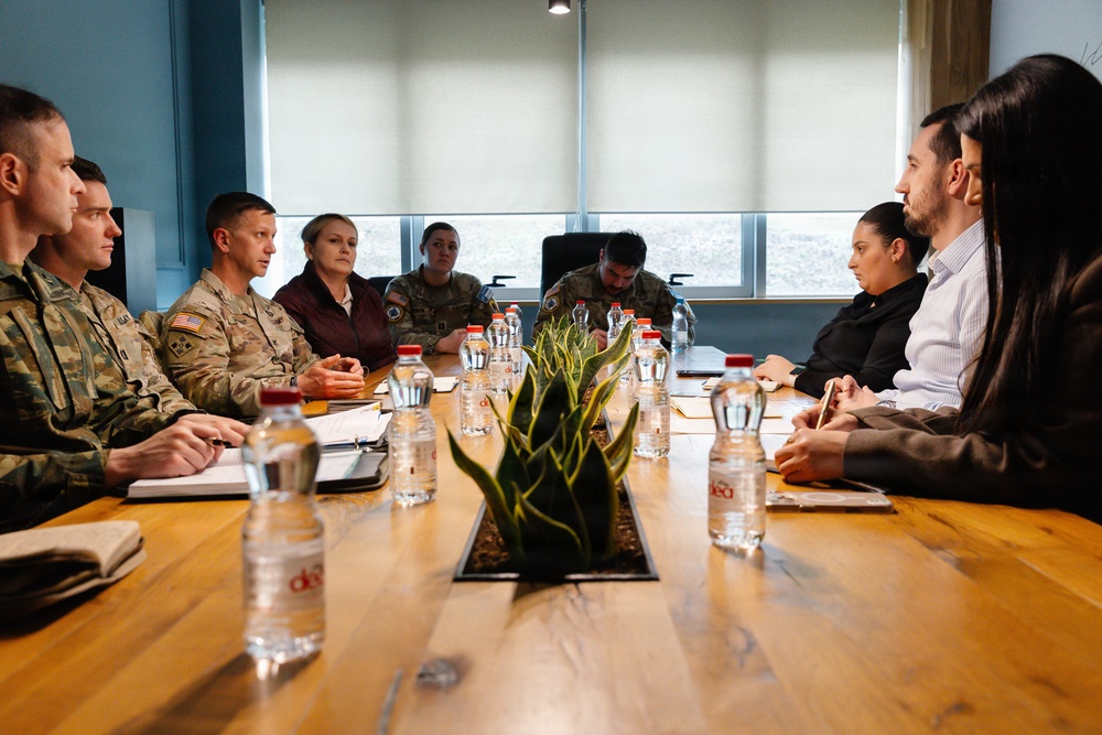 KFOR RC-E commander conducts key leader engagement in Kamenicë/Kamenica