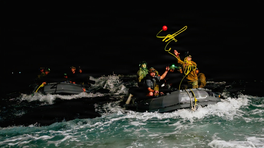 USS John P. Murtha and Navy Divers Recover the Orion Space Craft