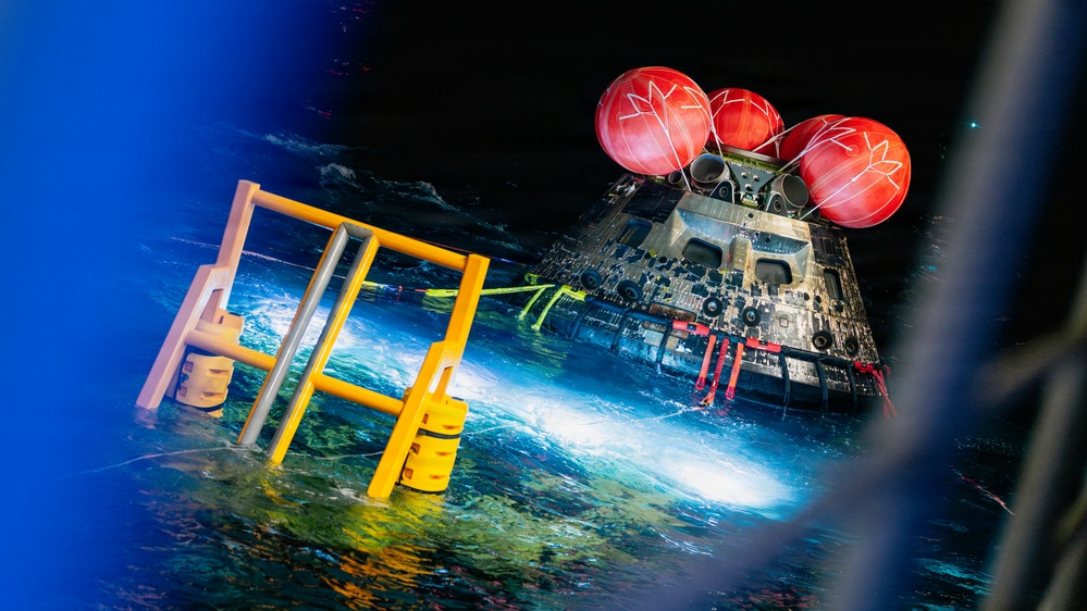USS John P. Murtha and Navy Divers Recover the Orion Space Craft