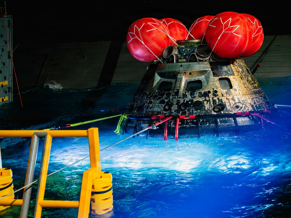 USS John P. Murtha and Navy Divers Recover the Orion Space Craft