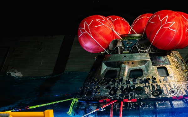 USS John P. Murtha and Navy Divers Recover the Orion Space Craft