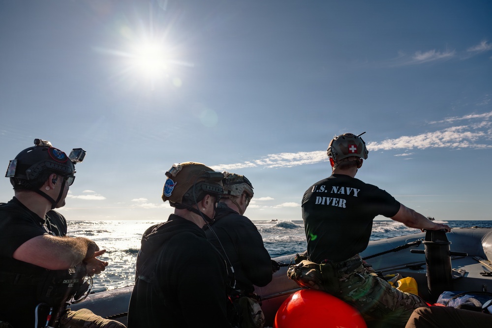 US Navy Divers Recover Nasa Astronauts