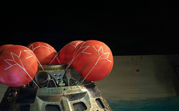 USS John P. Murtha, EODGU1 divers, NASA Engineers recover the Orion crew module
