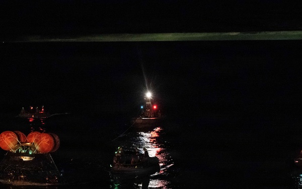 USS John P. Murtha, EODGU1 divers, NASA Engineers recover the Orion crew module