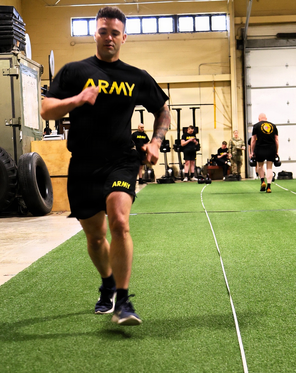 Illinois Army National Guard Headquarters Shows Endurance, Grit, During Army Fitness Test