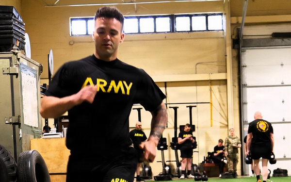 Illinois Army National Guard Headquarters Shows Endurance, Grit, During Army Fitness Test