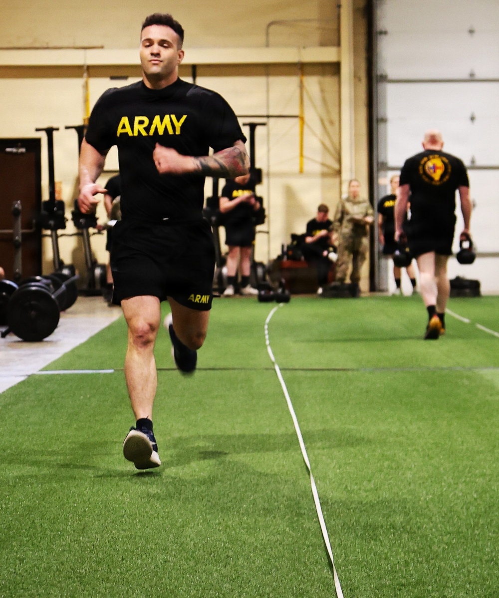 Illinois Army National Guard Headquarters Shows Endurance, Grit, During Army Fitness Test
