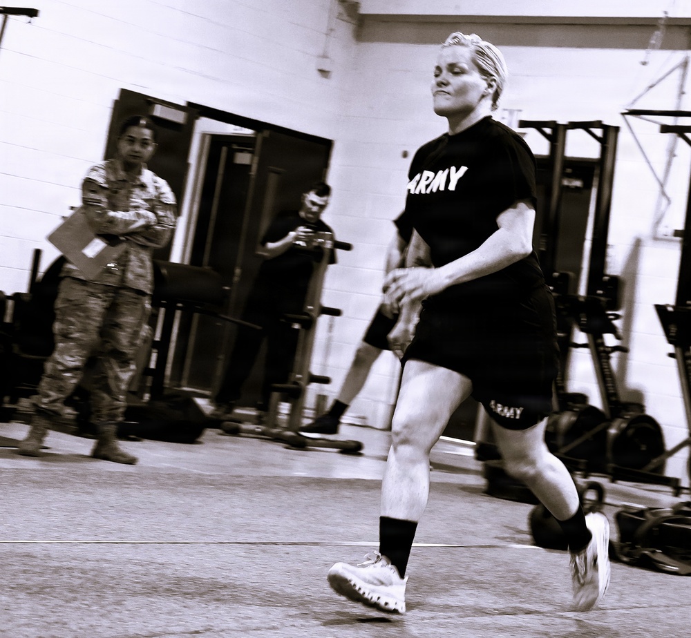 Illinois Army National Guard Headquarters Shows Endurance, Grit, During Army Fitness Test