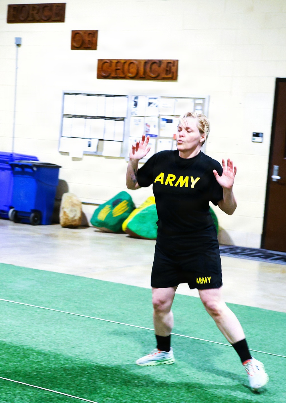 Illinois Army National Guard Headquarters Shows Endurance, Grit, During Army Fitness Test