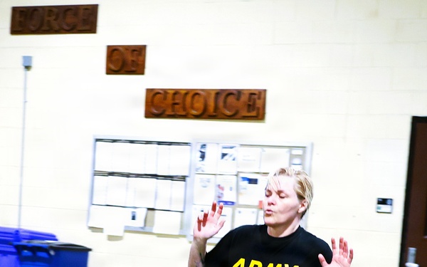 Illinois Army National Guard Headquarters Shows Endurance, Grit, During Army Fitness Test