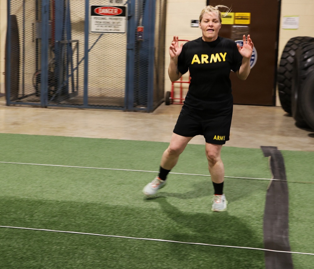 Illinois Army National Guard Headquarters Shows Endurance, Grit, During Army Fitness Test