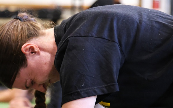 Illinois Army National Guard Headquarters Shows Endurance, Grit, During Army Fitness Test
