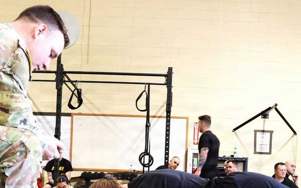 Illinois Army National Guard Headquarters Shows Endurance, Grit, During Army Fitness Test