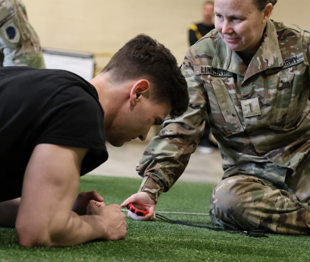 Illinois Army National Guard Headquarters Shows Endurance, Grit, During Army Fitness Test