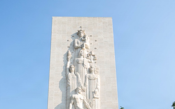 The 38th Assistant Commandant of the Marine Corps visits the Manila American Cemetery and Memorial