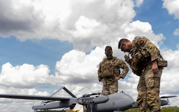 101st Airborne Division Soldiers prepare Aerosonde UAS for reconnaissance during JRTC rotation at Fort Polk