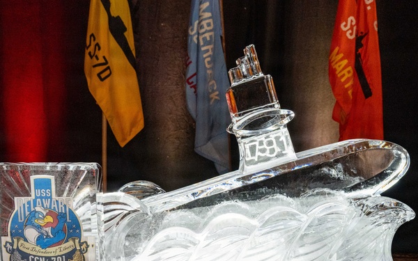 CNO delivers remarks at the Groton Area Submarine Birthday Ball