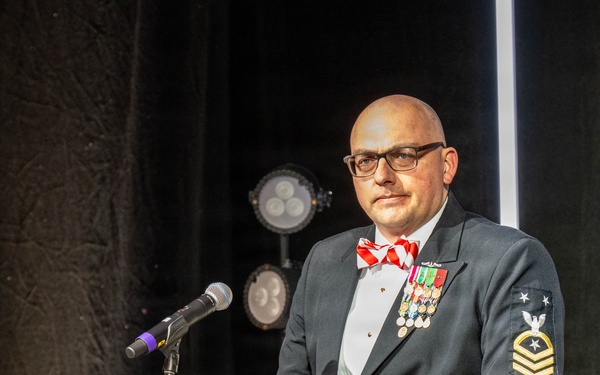 CNO delivers remarks at the Groton Area Submarine Birthday Ball