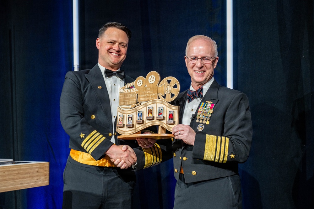 CNO delivers remarks at the Groton Area Submarine Birthday Ball