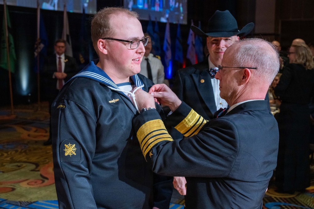 CNO delivers remarks at the Groton Area Submarine Birthday Ball