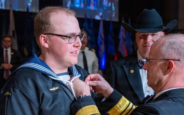 CNO delivers remarks at the Groton Area Submarine Birthday Ball