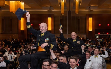 CNO delivers remarks at the Groton Area Submarine Birthday Ball