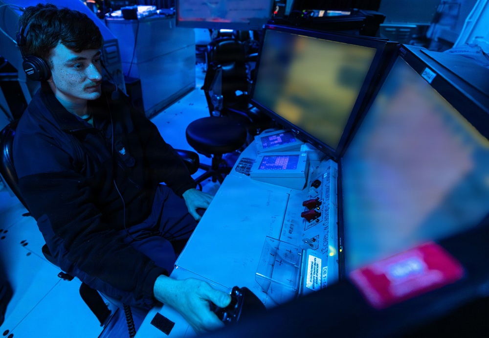 USS Milius (DDG 69) Combat Information Center