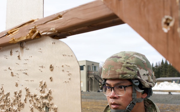 910th Engineer Support Company Soldiers sharpen marksmanship skills