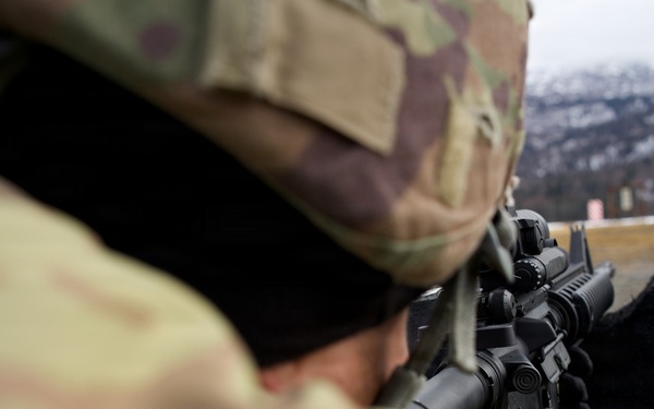 910th Engineer Support Company sharpens marksmanship skills