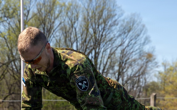 Estonian Soldier Performs Push-Up