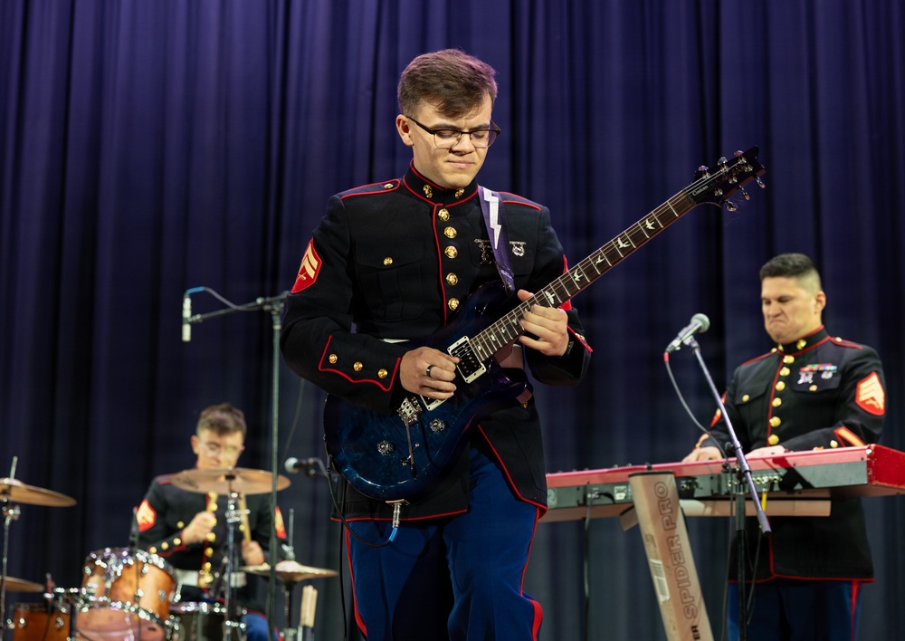Marine Band San Diego Performs at Sheboygan Falls High School