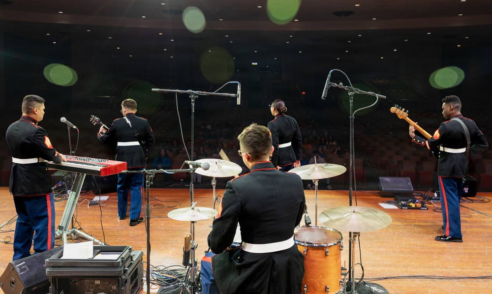 Marine Band San Diego Performs at Sheboygan Falls High School