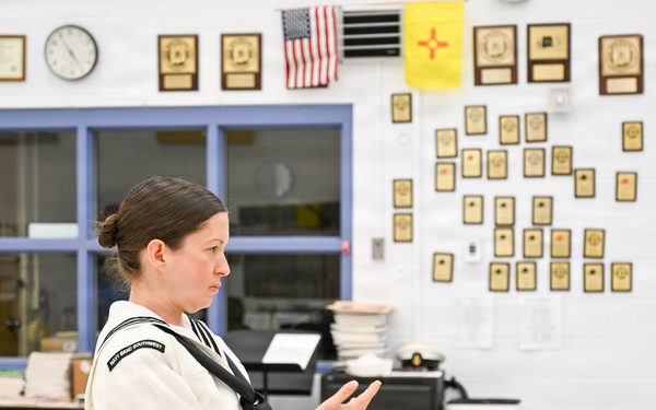 MU3 Laura Saylor conducts brass sectional