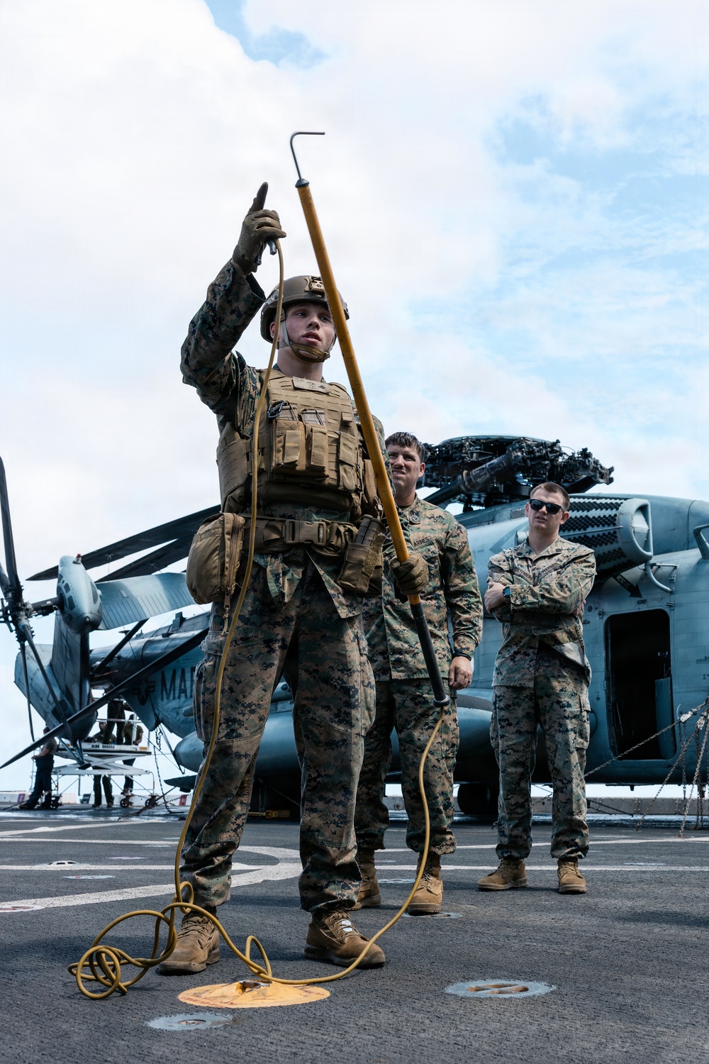 11th MEU Marines Conduct Cargo Loading Exercise Aboard USS Portland