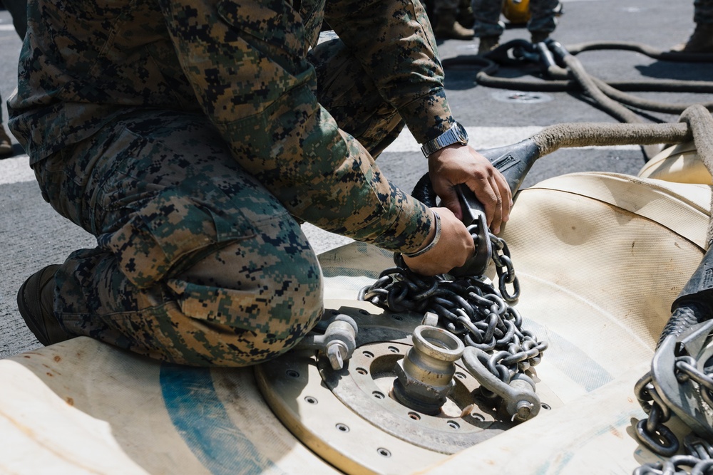 11th MEU Marines Conduct Cargo Loading Exercise Aboard USS Portland