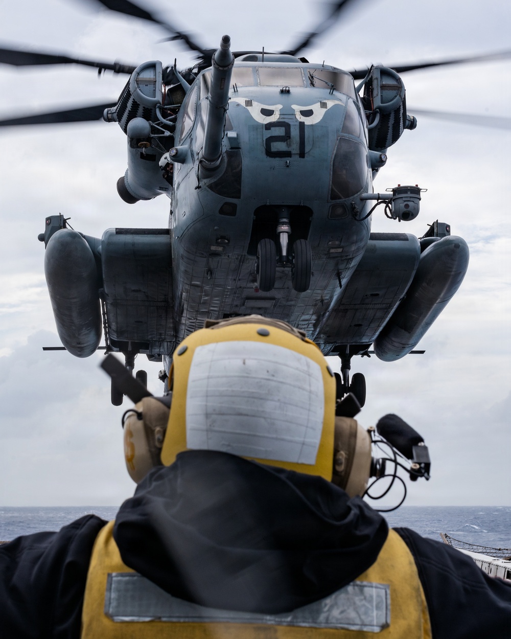 11th MEU Marines, Sailors Conduct Flight Operations Aboard USS Portland