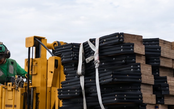 11th MEU Marines, Sailors Conduct Flight Operations Aboard USS Portland