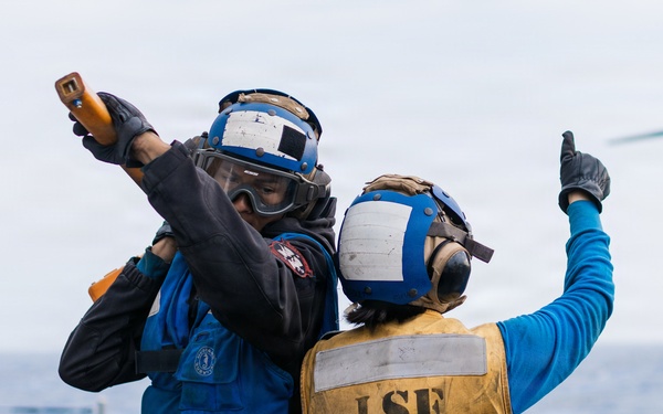 11th MEU Marines, Sailors Conduct Flight Operations Aboard USS Portland