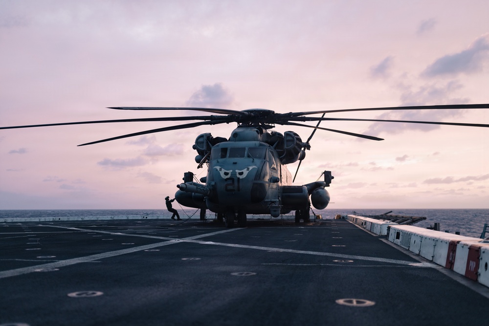 11th MEU Marines, Sailors Conduct Flight Operations Aboard USS Portland