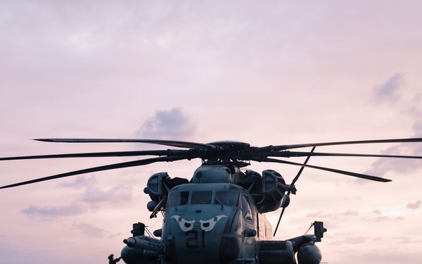 11th MEU Marines, Sailors Conduct Flight Operations Aboard USS Portland
