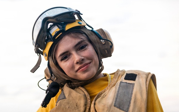 11th MEU Marines, Sailors Conduct Flight Operations Aboard USS Portland