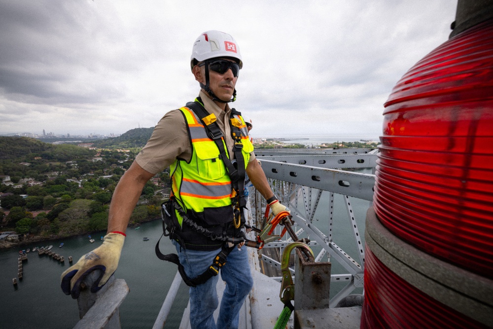 USACE Engineers Conduct Bridge Assessment in Panama