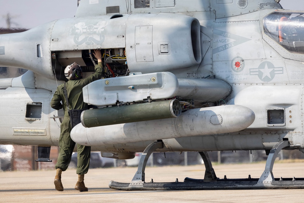 HMLA-369 departs Osan Air Base