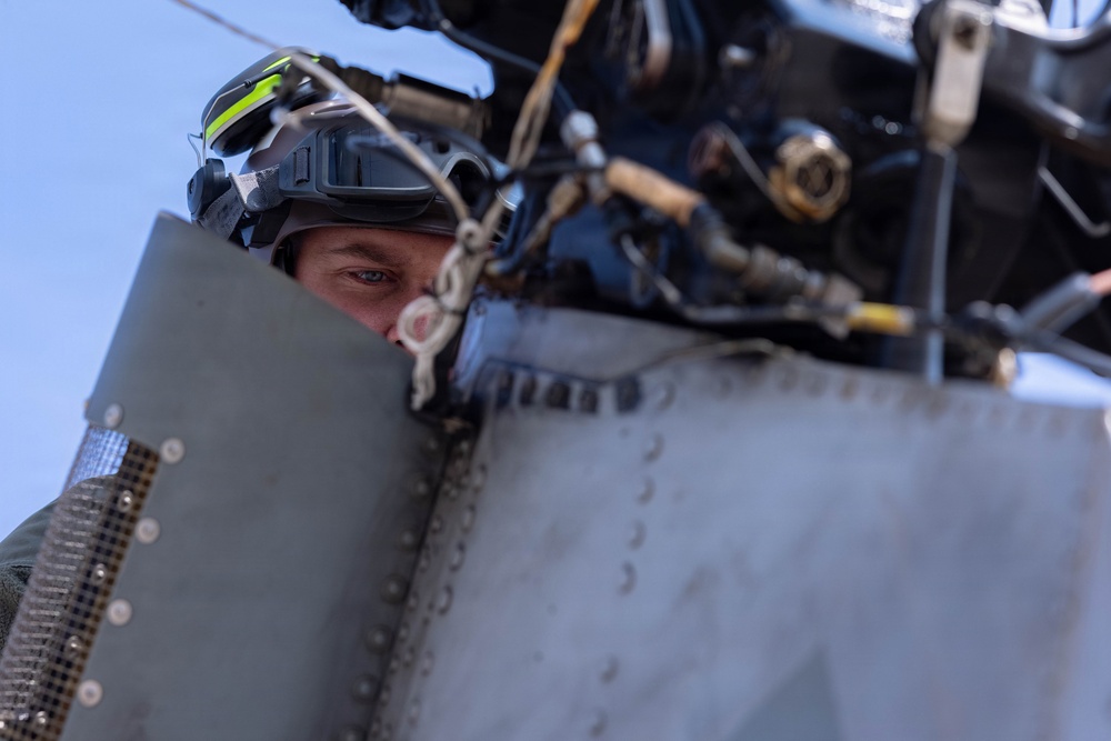 HMLA-369 maintains aircraft on Osan Air Base