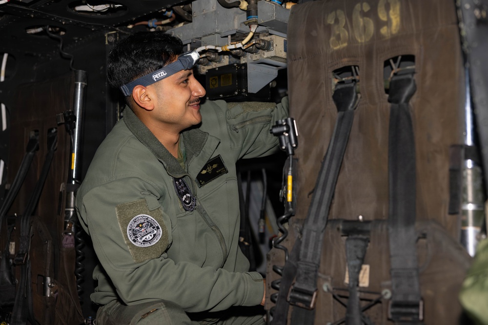 HMLA-369 maintains aircraft on Osan Air Base